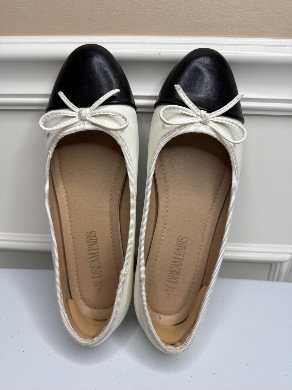 Dream Pairs Women's Two-Tone Black and White Ballet Flats, sz 7